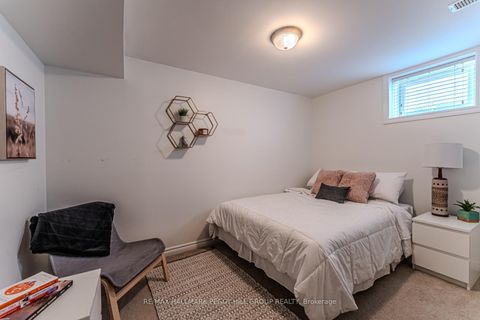 Photo 13 at 95 Crompton Drive, Little Lake, Barrie