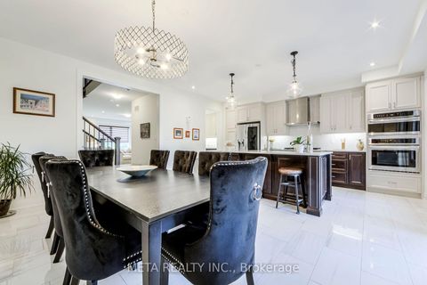 Photo 10 at 23 Hollyhock Court, Don Mills, Toronto