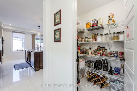 Photo 15 at 23 Hollyhock Court, Don Mills, Toronto