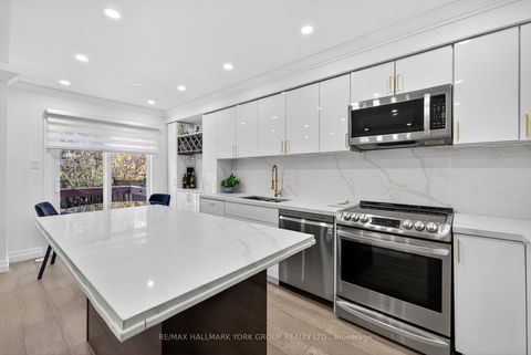 Photo 3 at 241 Coleridge Drive, Summerhill Estates, Newmarket