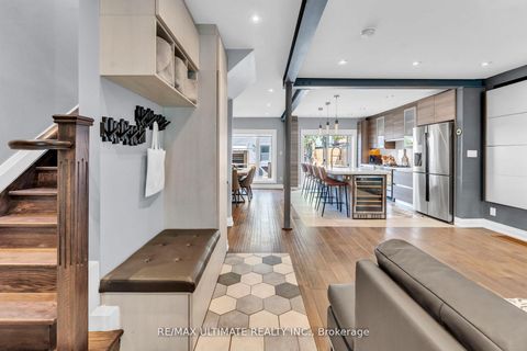 Photo 2 at 10 Oakdene Crescent, Danforth, Toronto