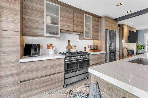 Photo 9 at 10 Oakdene Crescent, Danforth, Toronto