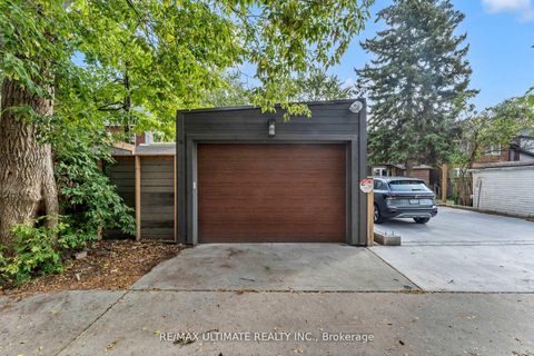 Photo 42 at 10 Oakdene Crescent, Danforth, Toronto