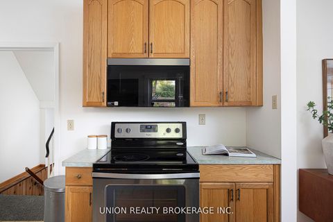 Photo 15 at 9 Elmer Avenue, The Beaches, Toronto