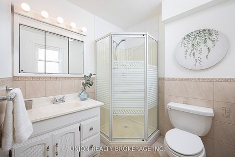 Photo 24 at 9 Elmer Avenue, The Beaches, Toronto