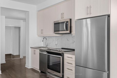 Photo 7 at 303 - 85 Oneida Crescent, Langstaff, Richmond Hill