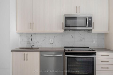 Photo 9 at 303 - 85 Oneida Crescent, Langstaff, Richmond Hill