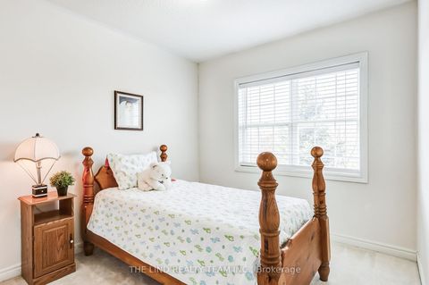 Photo 24 at 20 Hawtin Lane, Aurora Grove, Aurora