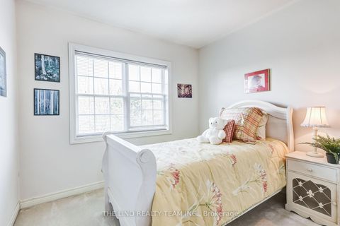 Photo 27 at 20 Hawtin Lane, Aurora Grove, Aurora