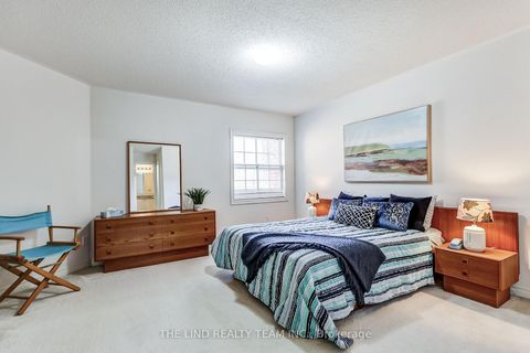 Photo 30 at 20 Hawtin Lane, Aurora Grove, Aurora