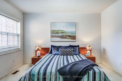 Photo 31 at 20 Hawtin Lane, Aurora Grove, Aurora