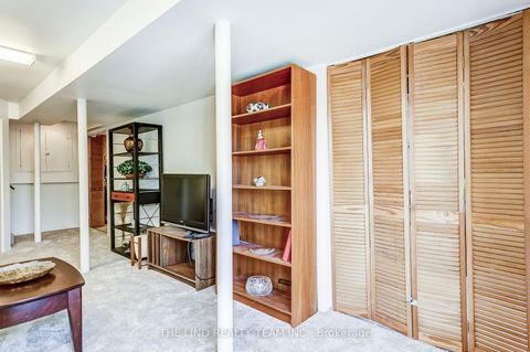 Photo 39 at 20 Hawtin Lane, Aurora Grove, Aurora