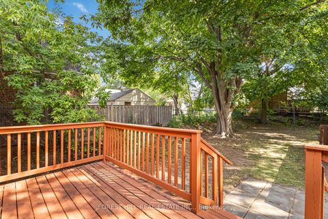 Photo 11 at 23 Kingswell Crescent, Birchmount, Toronto