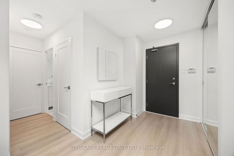 Photo 2 at 209 - 7460 Bathurst Street, Brownridge, Vaughan