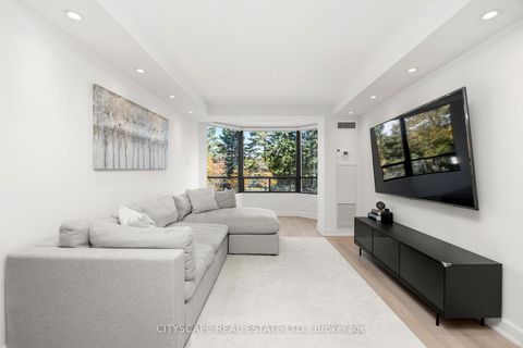 Photo 4 at 209 - 7460 Bathurst Street, Brownridge, Vaughan