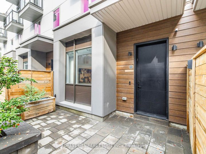 Photo 2 at UNIT-5 - 35 Dervock Crescent, Bayview Village, Toronto