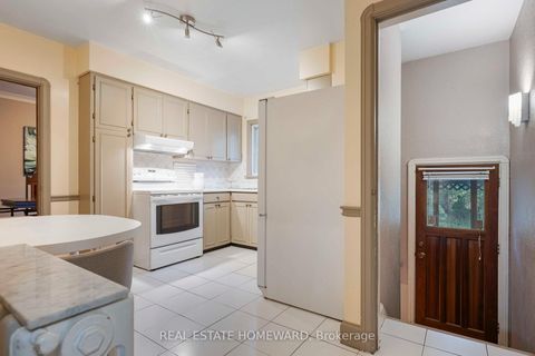 Photo 12 at 59 Parkview Hill Crescent, Parkview, Toronto