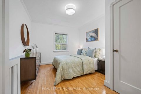 Photo 13 at 59 Parkview Hill Crescent, Parkview, Toronto