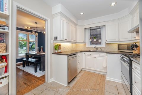 Photo 10 at 66 Mooreshead Drive, Etobicoke West Mall, Toronto