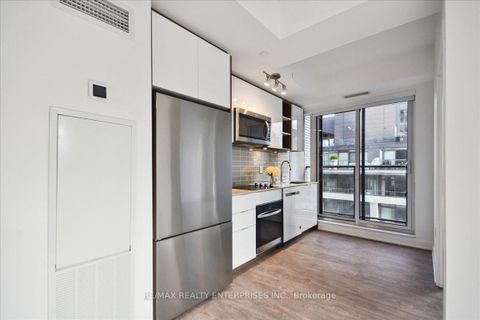 Photo 5 at 711 - 543 Richmond Street W, Waterfront Communities C1, Toronto