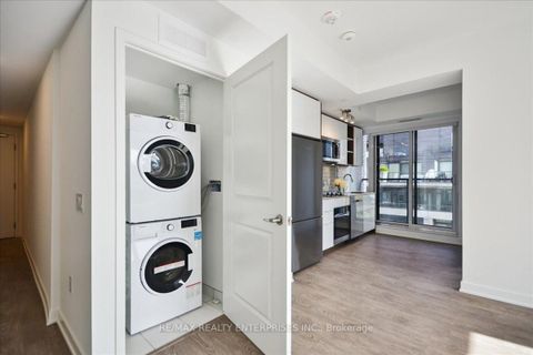 Photo 13 at 711 - 543 Richmond Street W, Waterfront Communities C1, Toronto