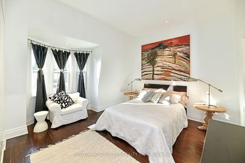 Photo 11 at 40 Geneva Avenue, South St. James Town, Toronto