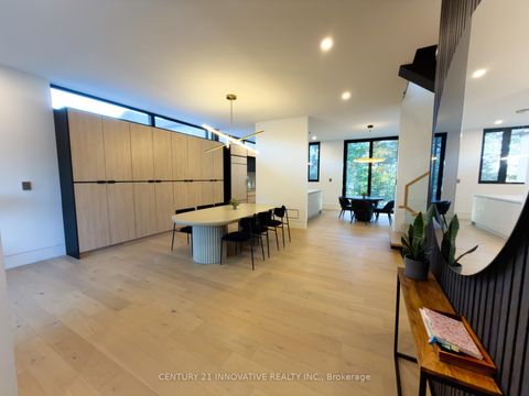 Photo 2 at 10 Haida Court, Highland Creek, Toronto