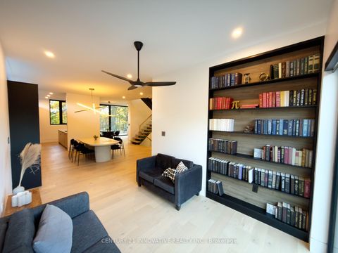 Photo 4 at 10 Haida Court, Highland Creek, Toronto