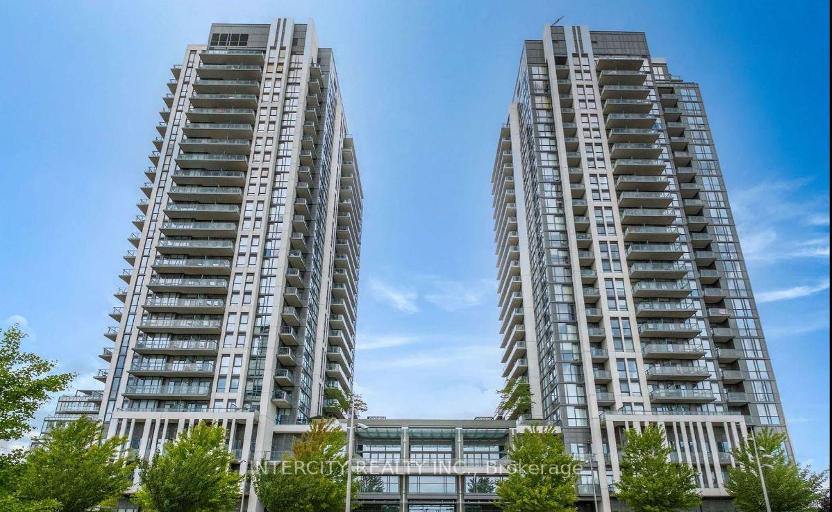 2010 - 15 Zorra Street, City Centre West, Toronto photo number 2