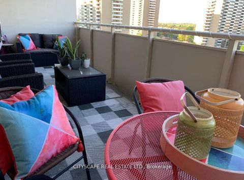 Photo 14 at 706 - 2550 Pharmacy Avenue, L'Amoreaux, Toronto