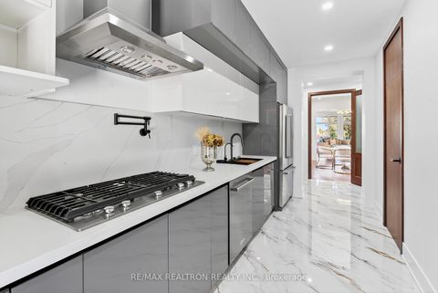 Photo 15 at 30 Banner Lane, King City, King