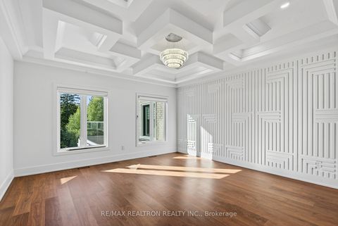 Photo 33 at 30 Banner Lane, King City, King