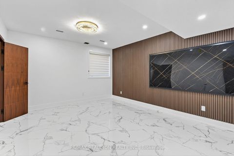 Photo 45 at 30 Banner Lane, King City, King