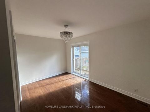 Photo 10 at 85 Aurora Heights Drive, Aurora Heights, Aurora