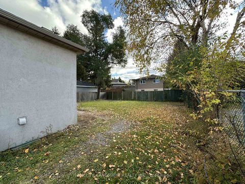 Photo 16 at 85 Aurora Heights Drive, Aurora Heights, Aurora