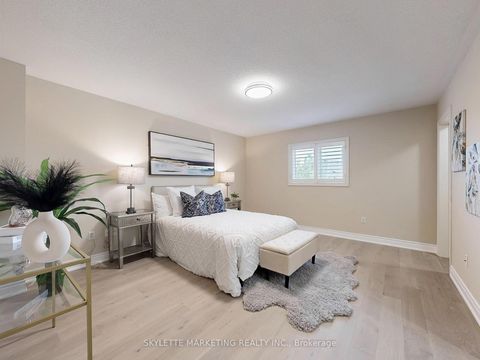 Photo 9 at 28 Garland Crescent S, Rouge Woods, Richmond Hill