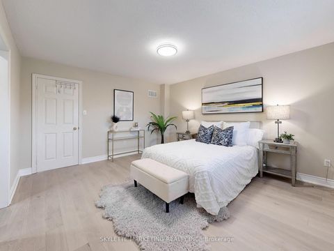 Photo 11 at 28 Garland Crescent S, Rouge Woods, Richmond Hill