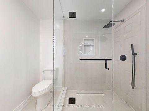 Photo 13 at 28 Garland Crescent S, Rouge Woods, Richmond Hill