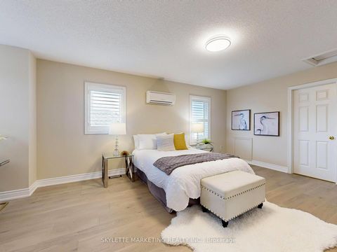 Photo 20 at 28 Garland Crescent S, Rouge Woods, Richmond Hill