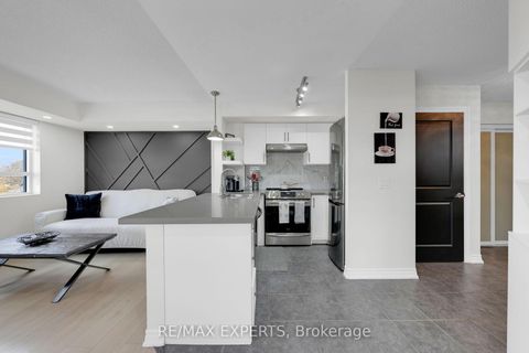 Photo 7 at 205 - 7730 Kipling Avenue, Vaughan Grove, Vaughan