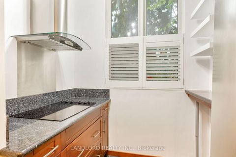 Photo 8 at 14 - 280 Sherbourne Street, Moss Park, Toronto