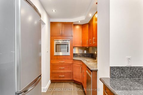 Photo 10 at 14 - 280 Sherbourne Street, Moss Park, Toronto