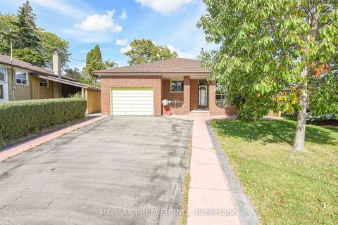 Photo 1 at 35 Taysham Crescent, Beaumonde Heights, Toronto