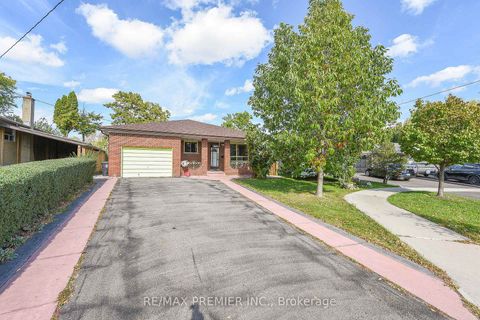 Photo 3 at 35 Taysham Crescent, Beaumonde Heights, Toronto