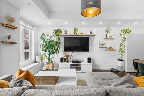 Photo 7 at TH4 - 120 Long Branch Avenue, Long Branch, Toronto