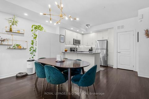 Photo 11 at TH4 - 120 Long Branch Avenue, Long Branch, Toronto