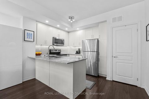 Photo 12 at TH4 - 120 Long Branch Avenue, Long Branch, Toronto