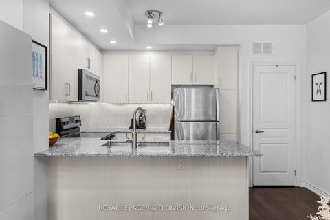 Photo 13 at TH4 - 120 Long Branch Avenue, Long Branch, Toronto