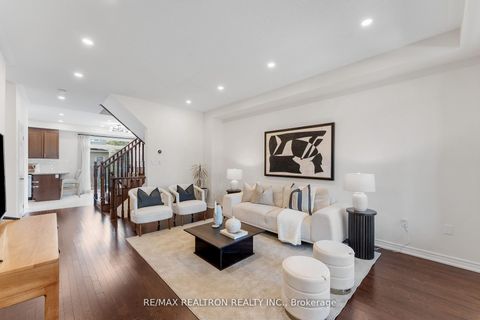 Photo 5 at 62 Betony Drive, Oak Ridges, Richmond Hill