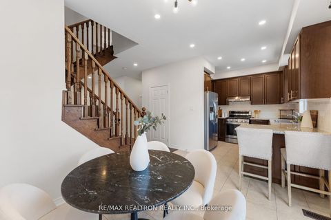 Photo 9 at 62 Betony Drive, Oak Ridges, Richmond Hill